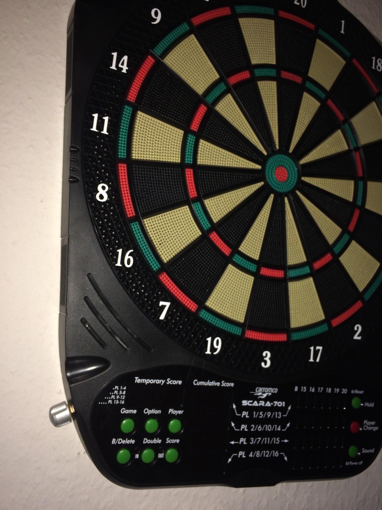 Carromco Scara 701 Elektronische Dartscheibe mit Darts