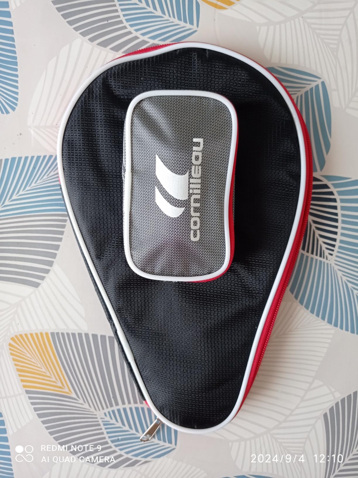 Cornilleau Safe Schägerhülle oval für 1 Schläger + 3 Bälle