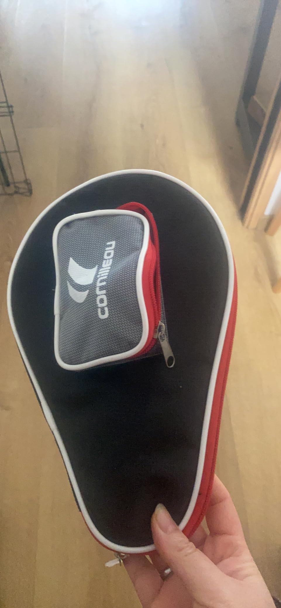 Cornilleau Safe Schägerhülle oval für 1 Schläger + 3 Bälle