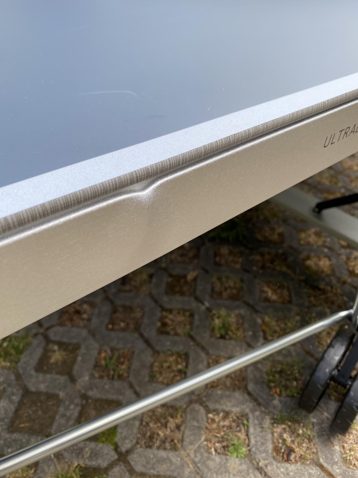 Cornilleau 500X Tischtennisplatte Outdoor Schwarz klappbar
