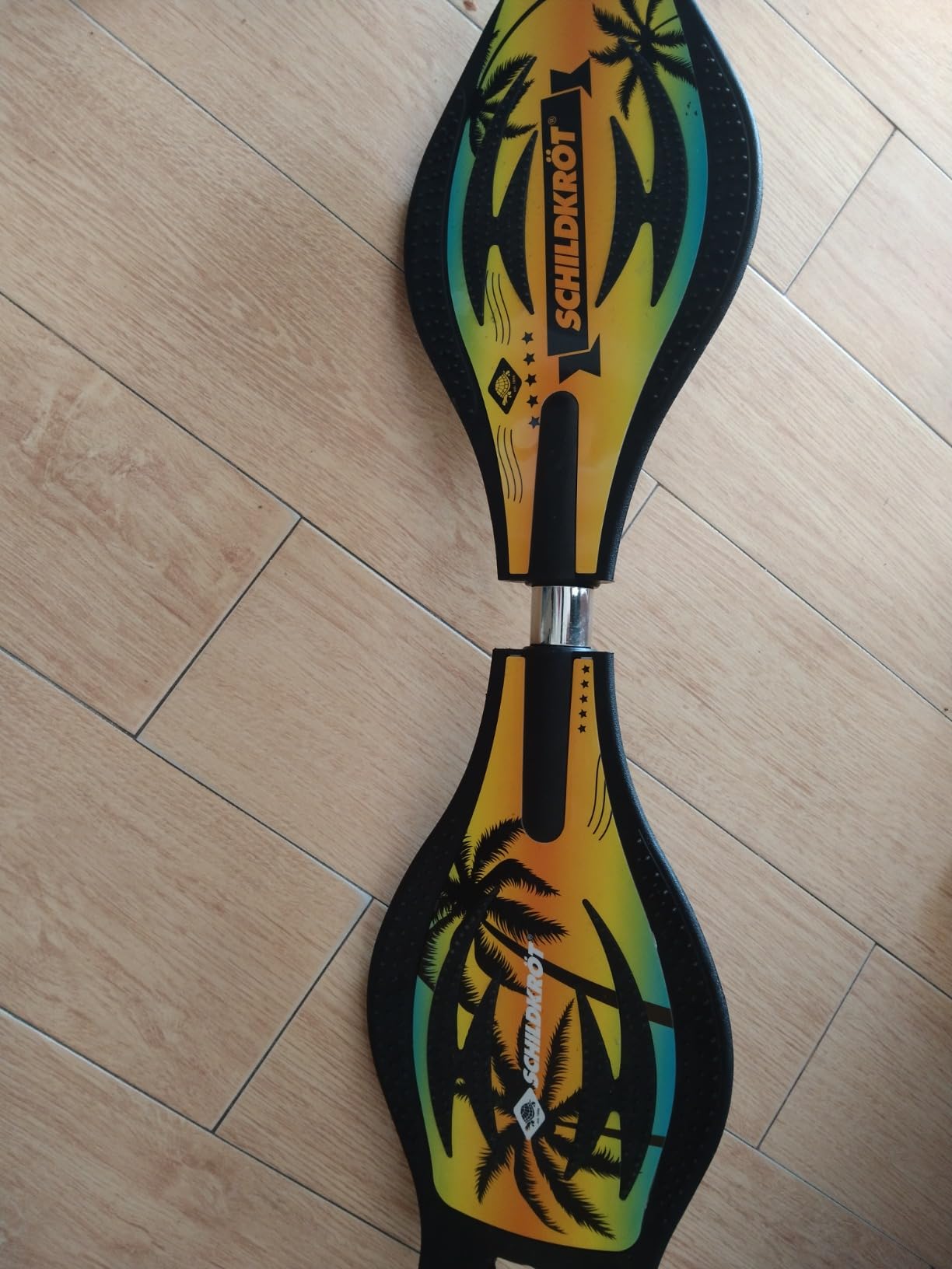 Schildkröt Waveboard Good Vibes Graffiti 79,5x22cm 80kg